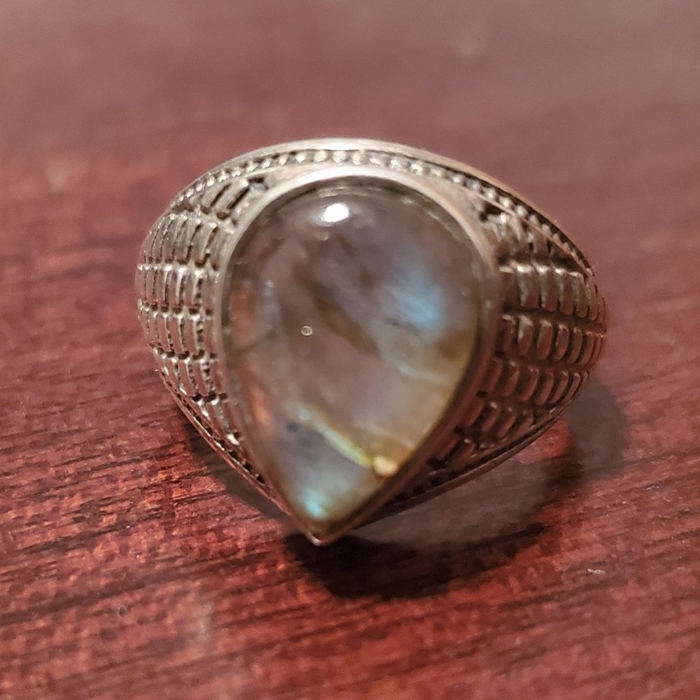 Labradorite pear shape, sterling silver .925 ring, women's, size 8 3/4 used.